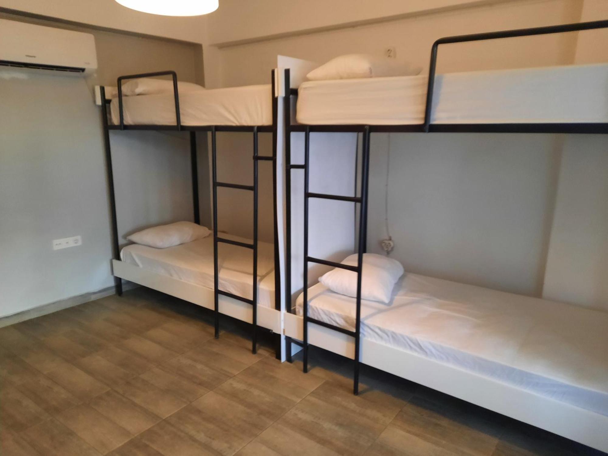 Kuyu Beergarden Hostel Анталия Стая снимка