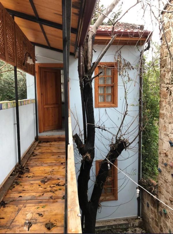 Kuyu Beergarden Hostel Анталия Екстериор снимка