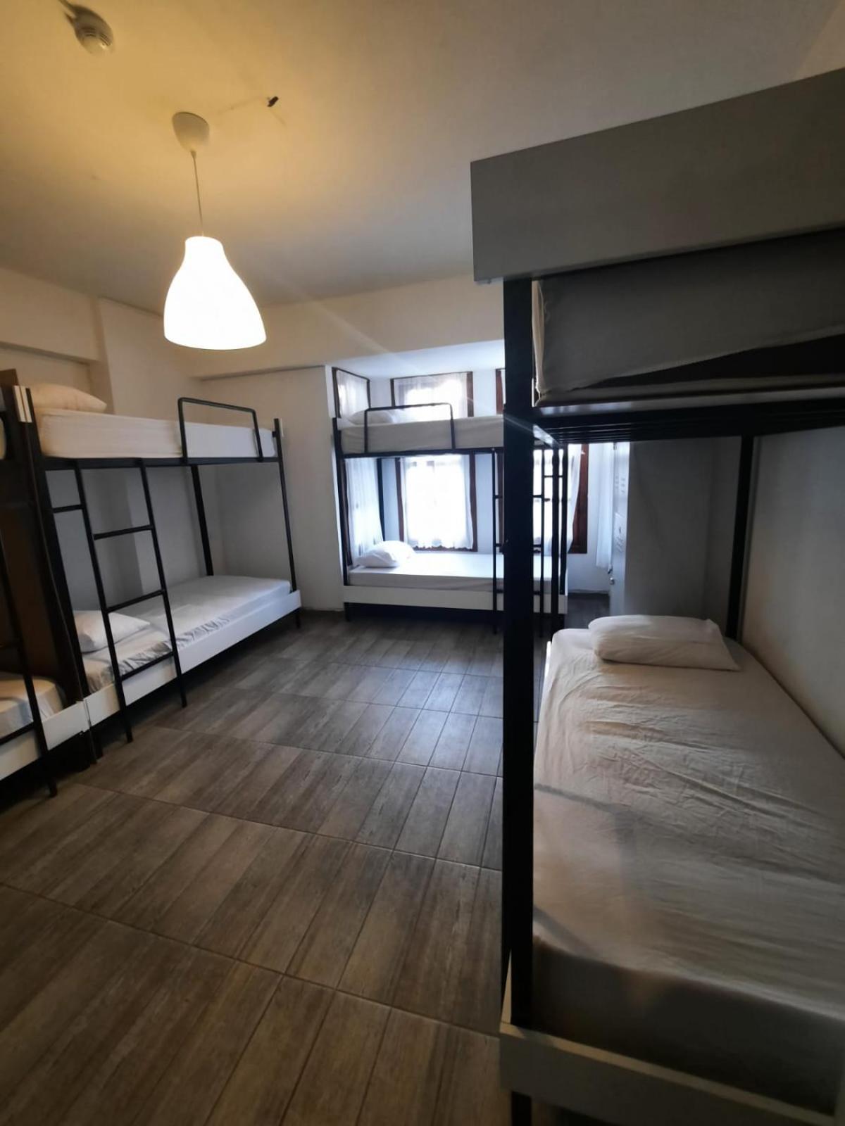 Kuyu Beergarden Hostel Анталия Екстериор снимка