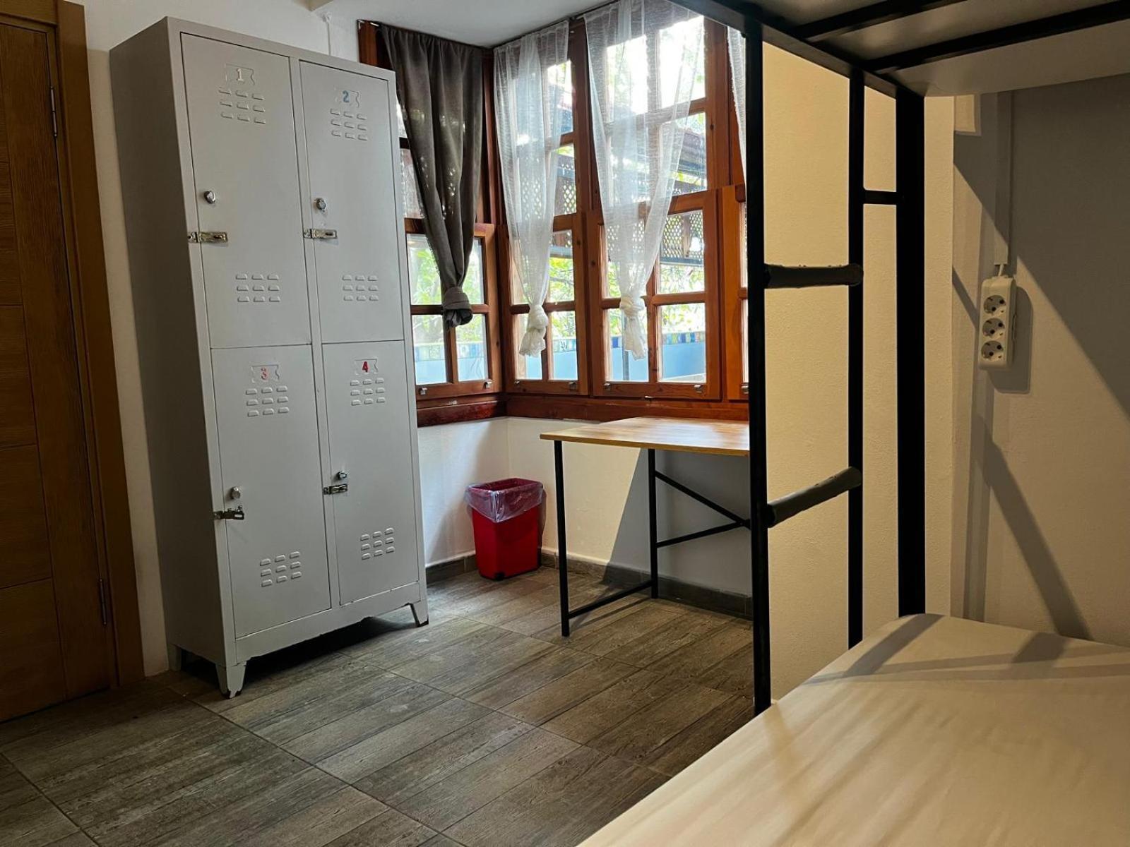 Kuyu Beergarden Hostel Анталия Екстериор снимка