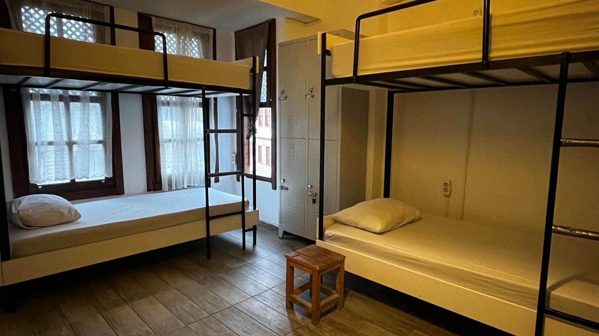 Kuyu Beergarden Hostel Анталия Екстериор снимка