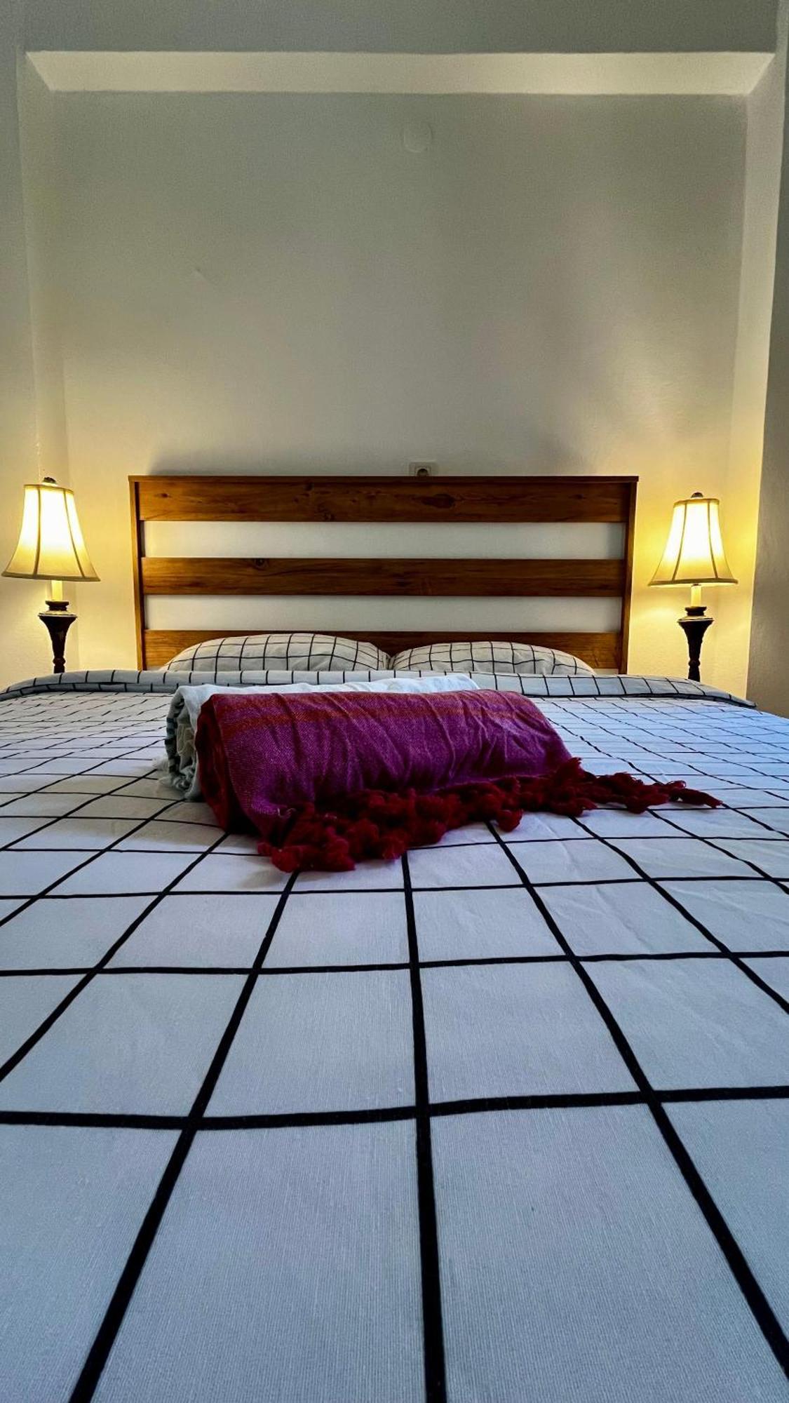 Kuyu Beergarden Hostel Анталия Екстериор снимка